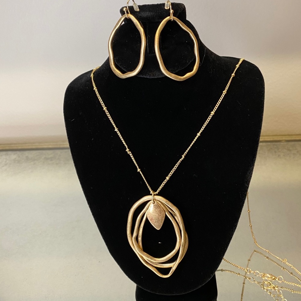 Earring and Necklace set